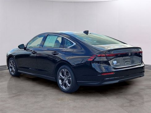 Certified 2023 Honda Accord EX image 6