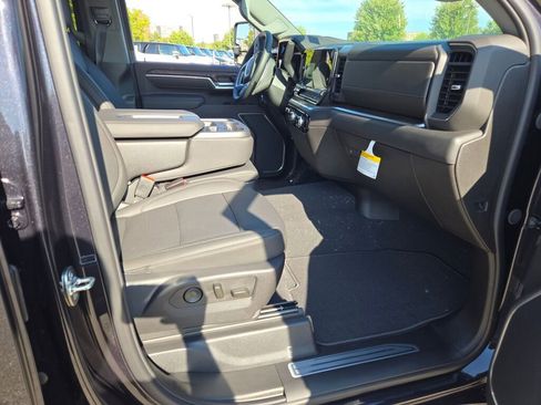 New 2026 GMC Sierra 2500 SLT AWD/4WD image 8