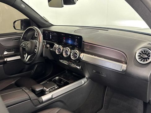 Used 2022 Mercedes-Benz GLB 250 4MATIC image 39