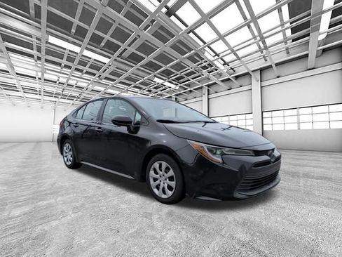 Used 2024 Toyota Corolla LE FWD image 1