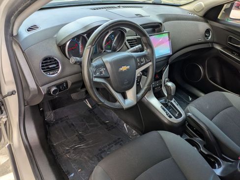 Used 2011 Chevrolet Cruze LT FWD image 12