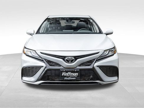 Used 2024 Toyota Camry XSE FWD image 2