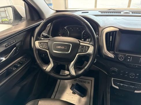 Used 2022 GMC Terrain SLT w/ LPO, Floor Liner Package AWD/4WD image 32