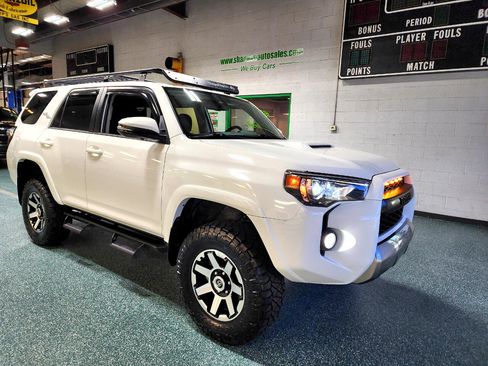 Used 2019 Toyota 4Runner TRD Off-Road Premium w/ Phone Cable & Charge Package image 9