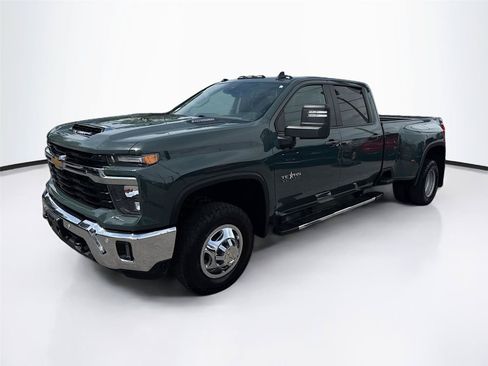 Used 2025 Chevrolet Silverado 3500 LT w/ Texas Edition AWD/4WD image 2