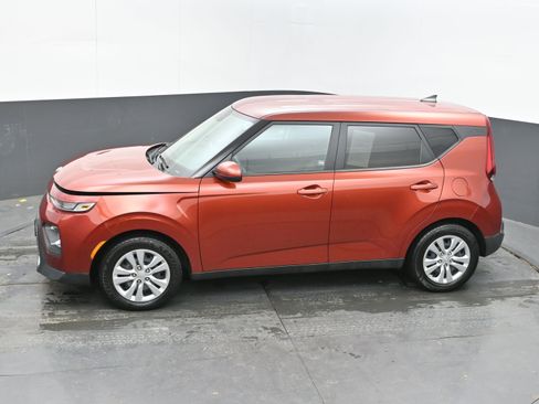 Used 2021 Kia Soul LX image 32