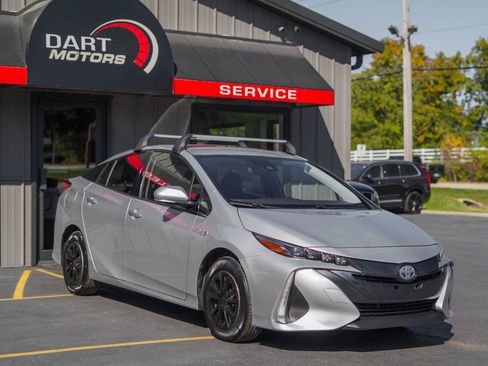 Used 2019 Toyota Prius Prime Plus image 1
