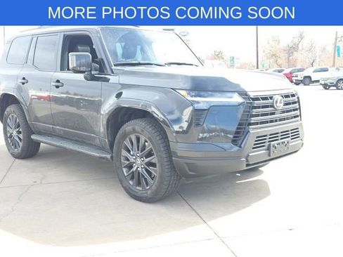 Used 2025 Lexus GX 550 w/ Accessory Package (2T) image 3