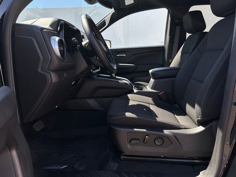 Used 2024 Chevrolet Colorado LT w/ LT Convenience Package II image 5