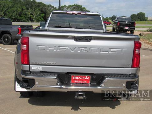 Used 2025 Chevrolet Silverado 3500 LT w/ Safety Package AWD/4WD image 5