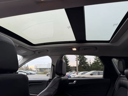 Certified 2022 Ford Escape SEL w/ SEL Stealth AWD Package image 27