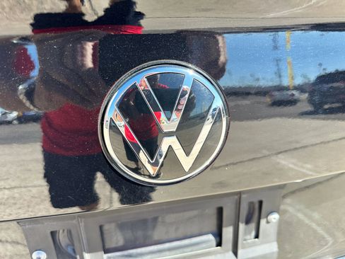 Used 2023 Volkswagen Jetta SE w/ Panoramic Sunroof Package image 13