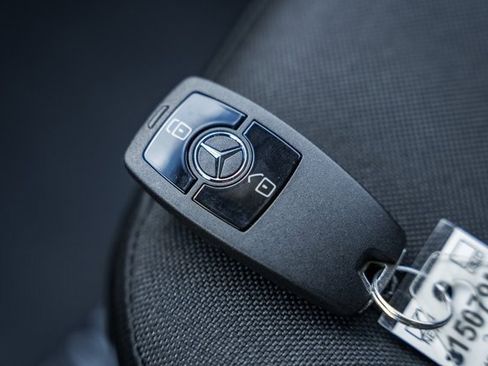 Used 2024 Mercedes-Benz Sprinter 3500 image 35