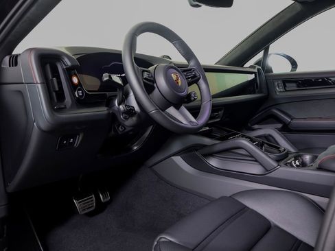 New 2026 Porsche Cayenne GTS image 5