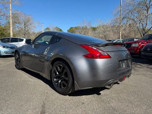 Used 2016 Nissan 370Z Touring image 4