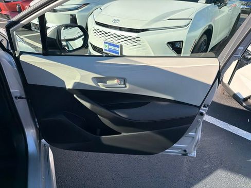 Used 2025 Toyota Corolla LE FWD image 8