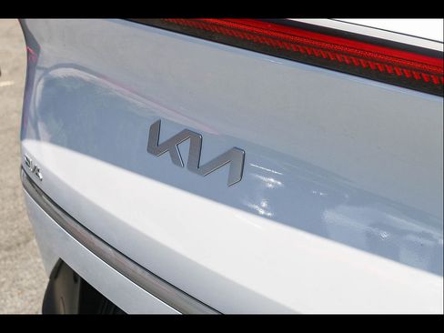 Used 2024 Kia EV6 Light RWD image 13