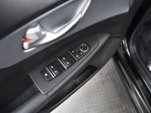 Used 2023 Kia Forte LXS w/ LXS Technology Package image 10