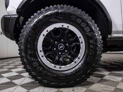 Used 2023 Ford Bronco Badlands w/ Sasquatch Package AWD/4WD image 35