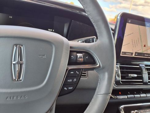 Used 2020 Lincoln Navigator Reserve w/ Luxury Package image 30