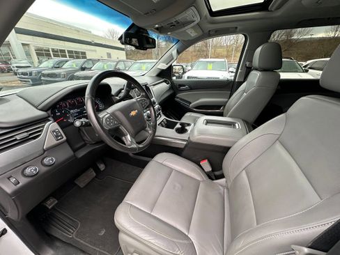 Used 2019 Chevrolet Suburban LT image 37