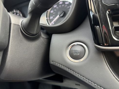 Used 2025 Toyota Highlander LE image 5