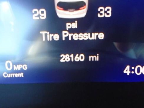 Used 2025 Chrysler Pacifica Select FWD image 6