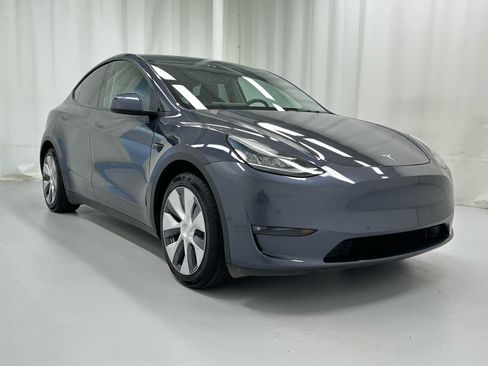 Used 2021 Tesla Model Y Long Range AWD/4WD image 2