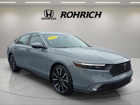 Used 2025 Honda Accord Touring image 7