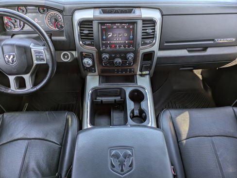 Used 2018 RAM 1500 Laramie w/ Convenience Group AWD/4WD image 18