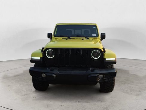 Used 2023 Jeep Gladiator Sport AWD/4WD image 2