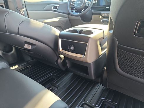 New 2026 Kia Carnival EX image 13
