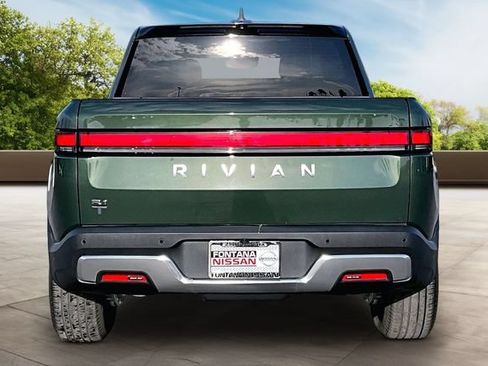 Used 2023 Rivian R1T Adventure Dual AWD/4WD image 5
