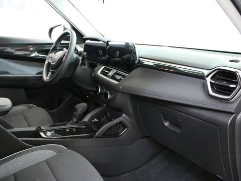 Used 2024 Chevrolet TrailBlazer LS w/ LS Convenience Package FWD image 29