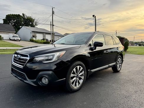 Used 2018 Subaru Outback 3.6R Touring w/ Popular Package #3 image 2