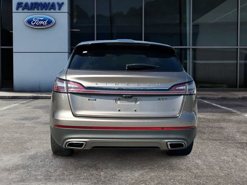 Used 2019 Lincoln Nautilus Reserve FWD image 5