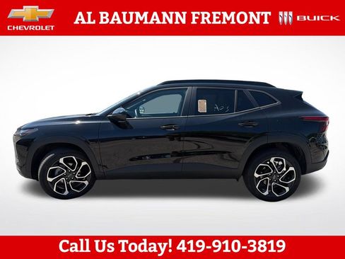 Used 2025 Chevrolet Trax RS w/ Driver Confidence Package FWD image 3