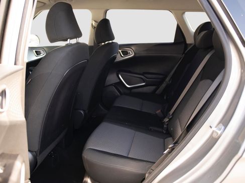 Used 2023 Kia Soul LX image 14