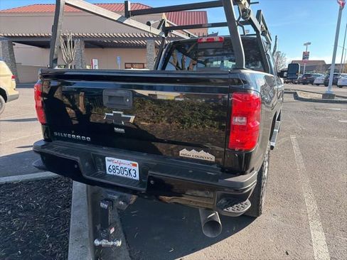 Used 2018 Chevrolet Silverado 2500 High Country w/ Duramax Plus Package image 9