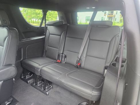 Used 2022 GMC Yukon XL Denali w/ Denali Premium Package AWD/4WD image 11
