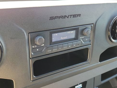 Used 2025 Mercedes-Benz Sprinter 2500 image 28