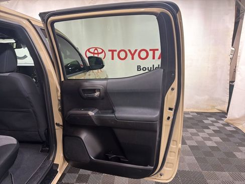 Used 2020 Toyota Tacoma TRD Off-Road w/ Technology Package image 13