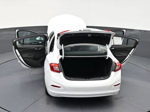 Used 2017 Chevrolet Cruze LS FWD image 32