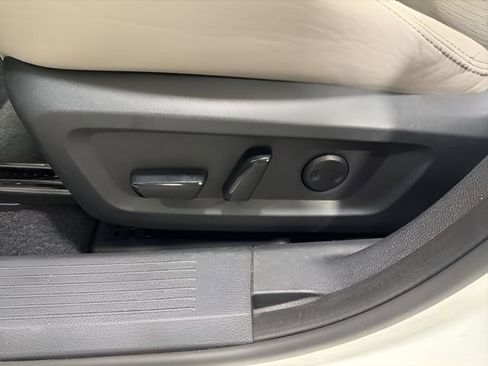 Used 2023 Nissan Rogue SV FWD image 12