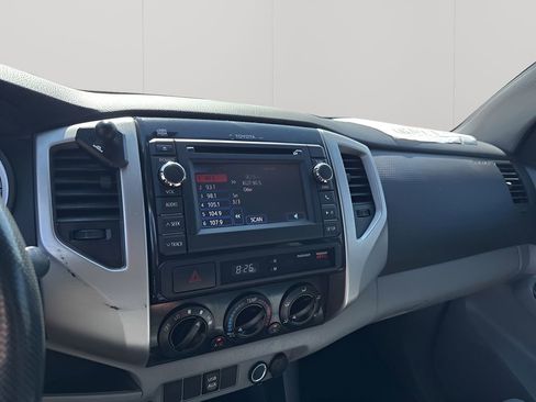 Used 2013 Toyota Tacoma PreRunner w/ TRD Sport Pkg image 33