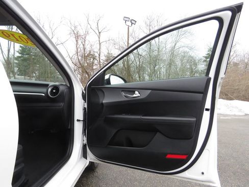 Used 2019 Kia Forte LXS image 12