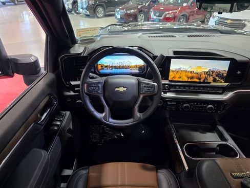 Certified 2025 Chevrolet Silverado 3500 High Country w/ High Country Premium Package AWD/4WD image 19
