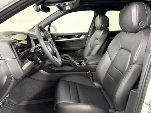 New 2026 Porsche Cayenne S image 5