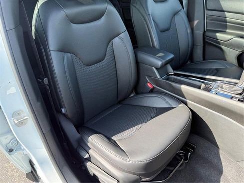 New 2025 Jeep Compass Latitude w/ Sun & Sound Group image 17