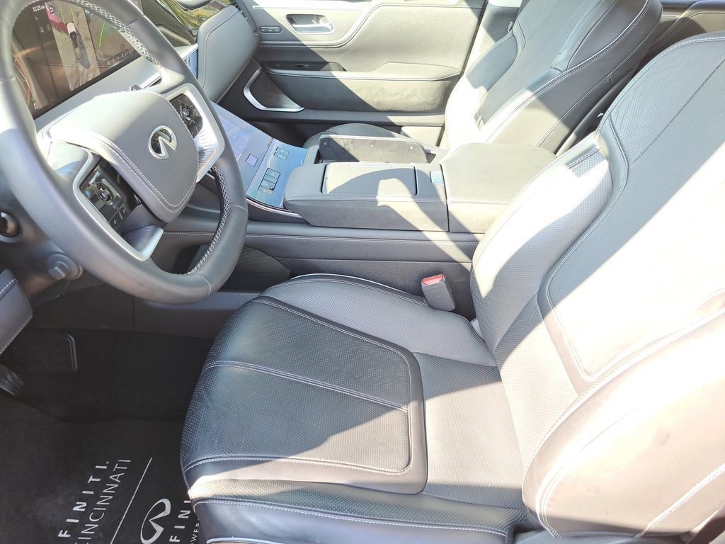 Used 2025 INFINITI QX80 Sensory AWD/4WD image 21